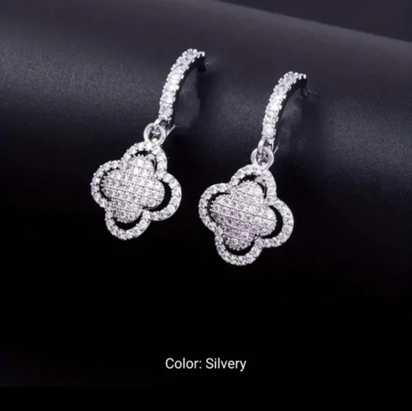 925 Sterling Silver Clover Dangle Earrings - Picture 2 of 6